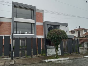 Vendo Casa Por estrenar, sector El Colibri.