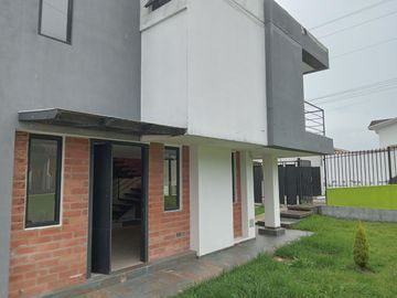 Vendo Casa Por estrenar, sector El Colibri.