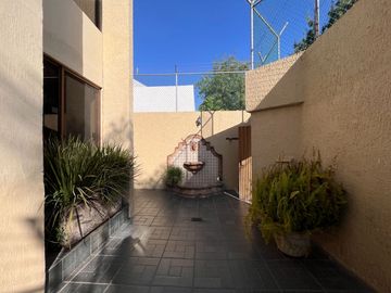Casa en venta en el Fraccionamiento Altamira, Zapopan, Jalisco