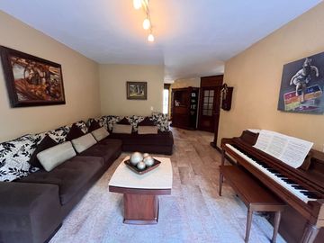 Casa en venta en el Fraccionamiento Altamira, Zapopan, Jalisco