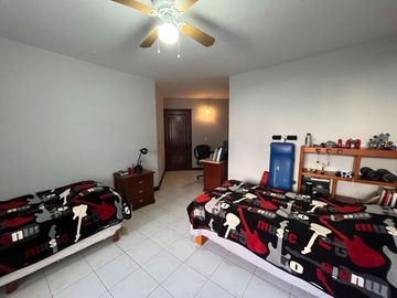 Casa en venta en el Fraccionamiento Altamira, Zapopan, Jalisco
