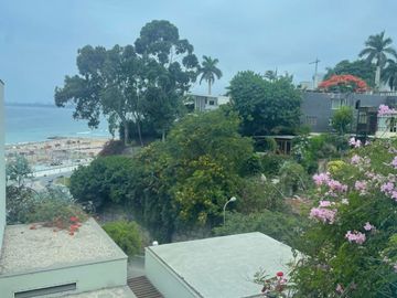 DUPLEX ESTILO CASA EN EXCELENTE ZONA CON VISTA MAR