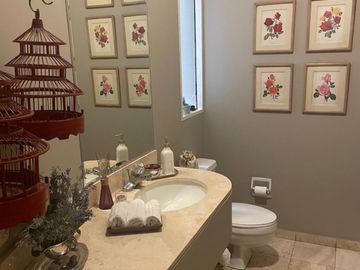 DUPLEX ESTILO CASA EN EXCELENTE ZONA CON VISTA MAR
