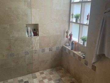 DUPLEX ESTILO CASA EN EXCELENTE ZONA CON VISTA MAR