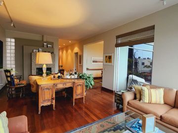 DUPLEX ESTILO CASA EN EXCELENTE ZONA CON VISTA MAR