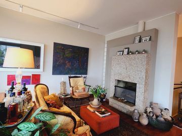 DUPLEX ESTILO CASA EN EXCELENTE ZONA CON VISTA MAR