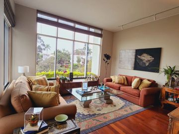 DUPLEX ESTILO CASA EN EXCELENTE ZONA CON VISTA MAR
