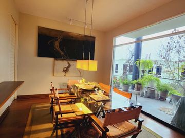 DUPLEX ESTILO CASA EN EXCELENTE ZONA CON VISTA MAR