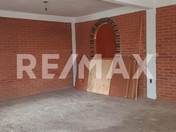 Casa para remodelar con excelente potencial en Tláhuac