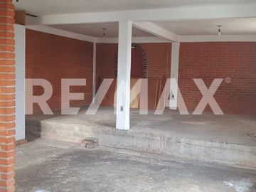 Casa para remodelar con excelente potencial en Tláhuac