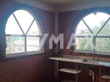 Casa para remodelar con excelente potencial en Tláhuac