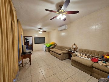 Casa en venta cerca del mar ubicada en colonia Flores Magón, Veracruz, Veracruz