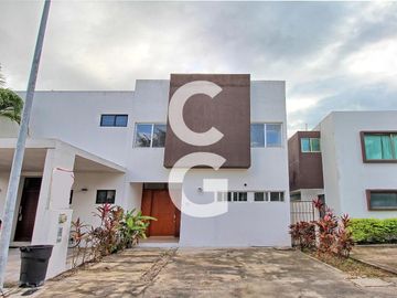 Casa en Venta en Cancún en Residencial Palmaris con 3 Recámaras