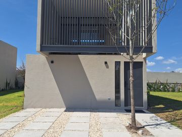 CASA EN VENTA EN ZIRE ZAKIA EL MARQUES