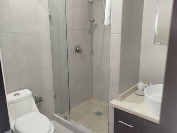 SE VENDE departamento amueblado en Torre Oceani en Natura Residencial