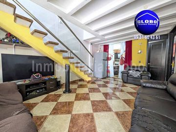 Casa en venta Col. Atasta muy cerca de Av. Méndez 5 recámaras
