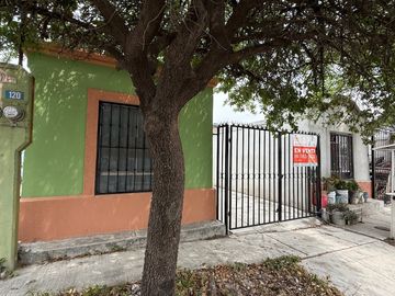 Casa en venta en Paseo del Prado, Juárez, N.L., a 2 min del Sun Mall VIP