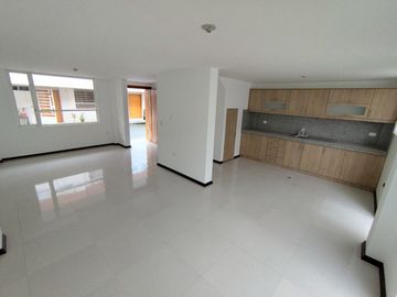 🏠 CASA 2 PLANTAS 3 DORMITORIOS CON TERRAZA -  $76,000.oo (Marianitas de Calderón)