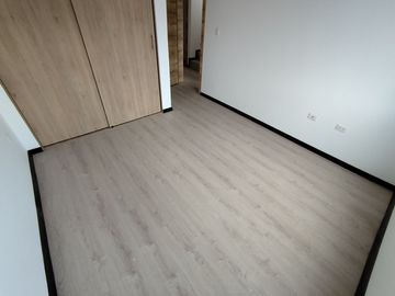🏠 CASA 2 PLANTAS 3 DORMITORIOS CON TERRAZA -  $76,000.oo (Marianitas de Calderón)