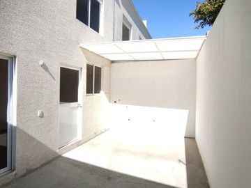 🏠 CASA 2 PLANTAS 3 DORMITORIOS CON TERRAZA -  $76,000.oo (Marianitas de Calderón)