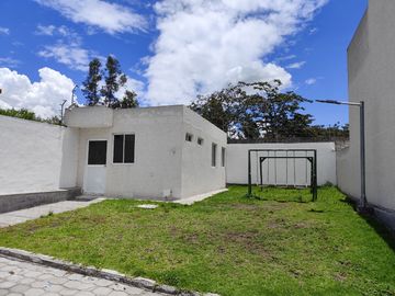 🏠 CASA 2 PLANTAS 3 DORMITORIOS CON TERRAZA -  $76,000.oo (Marianitas de Calderón)