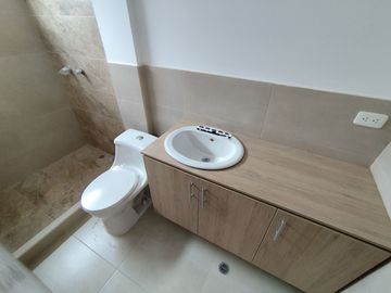 🏠 CASA 2 PLANTAS 3 DORMITORIOS CON TERRAZA -  $78,000.oo (Marianitas de Calderón)