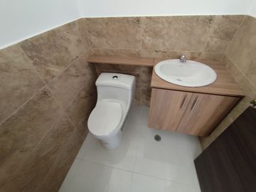 🏠 CASA 2 PLANTAS 3 DORMITORIOS CON TERRAZA -  $78,000.oo (Marianitas de Calderón)
