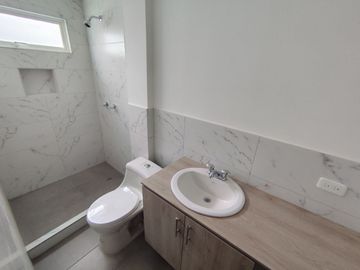 🏠 CASA 2 PLANTAS 3 DORMITORIOS CON TERRAZA -  $78,000.oo (Marianitas de Calderón)
