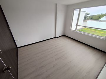 🏠 CASA 2 PLANTAS 3 DORMITORIOS CON TERRAZA -  $78,000.oo (Marianitas de Calderón)