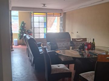 EN VENTA CASA AL COSTADO DEL HOSPITAL ACAMANA DE SAN JERONIMO