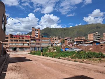EN VENTA CASA AL COSTADO DEL HOSPITAL ACAMANA DE SAN JERONIMO