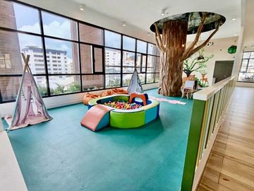 VENDO SUITE EN LA AV. 6 DE DICIEMBRE Y GASPAR DE VILLAROEL