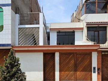 ¡Hermosa Casa con Cochera en Urb. Pacífico, Punto Estratégico! 🏡📍🚗✨