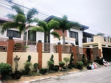 8BR Home with 650sqm Lot in Sinagtala, BF Homes | Prime Location