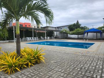 Casa en Venta, 3 dormitorios, Ubicada muy cerca del Hospital del IESS de Manta