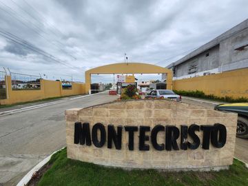 Casa en Venta, 3 dormitorios, Ubicada muy cerca del Hospital del IESS de Manta