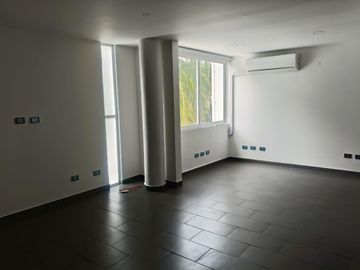 Casa en venta en Rincón de Ciudad Jardín. Cali, Valle del Cauca.