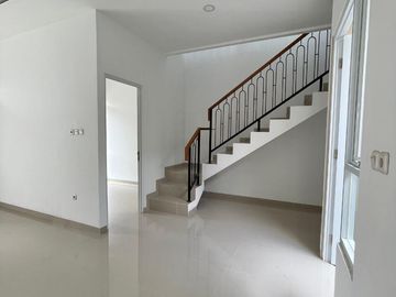 Rumah Deplu Dekat Tol Bintaro, Baru, Dekat Jaksel di Tangsel Kota Tangerang Selatan (AA) Jual Dijual