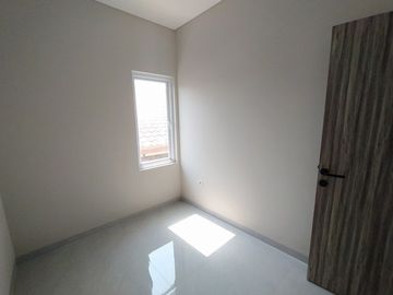 Rumah Aseli. Jagakarsa, Baru 2/3 LANTAI, Mewah Murah di Jaksel Kota Jakarta Selatan (KP) Jual Dijual