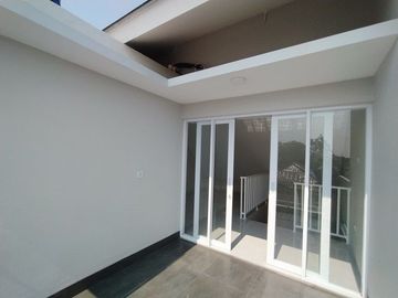 Rumah Aseli. Jagakarsa, Baru 2/3 LANTAI, Mewah Murah di Jaksel Kota Jakarta Selatan (KP) Jual Dijual