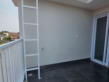 Rumah Aseli. Jagakarsa, Baru 2/3 LANTAI, Mewah Murah di Jaksel Kota Jakarta Selatan (KP) Jual Dijual