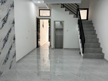 Dijual Rumah Baru Modern Minimalis 3 Lantai, lokasi Tanjung Duren Dekat CP Mall, Grogol Jakarta Barat