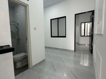 Dijual Rumah Baru Modern Minimalis 3 Lantai, lokasi Tanjung Duren Dekat CP Mall, Grogol Jakarta Barat