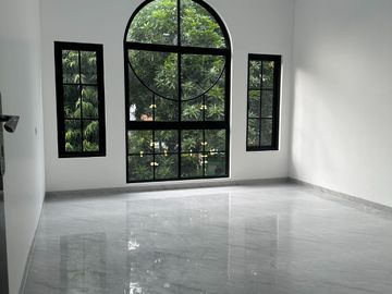 Dijual Rumah Baru Modern Minimalis 3 Lantai, lokasi Tanjung Duren Dekat CP Mall, Grogol Jakarta Barat