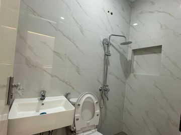 Dijual Rumah Baru Modern Minimalis 3 Lantai, lokasi Tanjung Duren Dekat CP Mall, Grogol Jakarta Barat