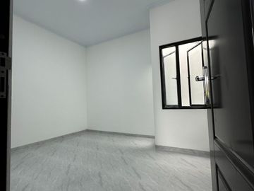 Dijual Rumah Baru Modern Minimalis 3 Lantai, lokasi Tanjung Duren Dekat CP Mall, Grogol Jakarta Barat