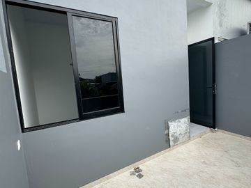Dijual Rumah Baru Modern Minimalis 3 Lantai, lokasi Tanjung Duren Dekat CP Mall, Grogol Jakarta Barat