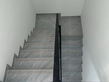 Dijual Rumah Baru Modern Minimalis 3 Lantai, lokasi Tanjung Duren Dekat CP Mall, Grogol Jakarta Barat