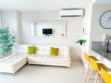 Apartamento de Lujo con Balcón al Mar