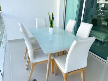 Apartamento de Lujo con Balcón al Mar